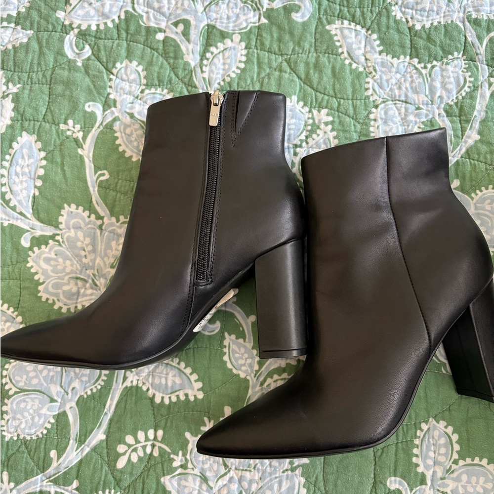 Marc Fisher Sleek Black Ankle Booties size 9.5